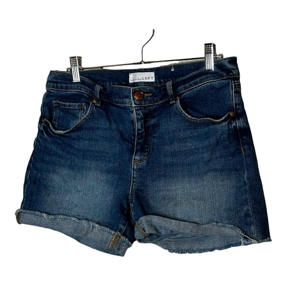 Loft medium Blue denim roll cuff cut off Jean shorts size 6 - Picture 2 of 11